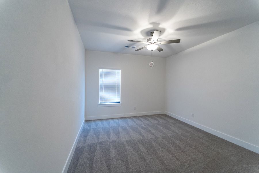 Spacious, unfurnished interior of a new home in Sonoma Verde, Rockwall (Image 53).