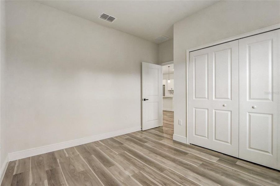 Spacious, unfurnished interior of a new home in , Ocala (Image 27).