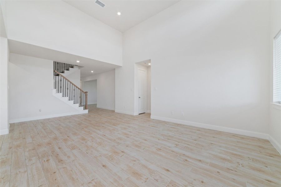 Spacious, unfurnished interior of a new home in , Tomball (Image 15). Spacious, unfurnished interior of a new home in , Tomball (Image 15).