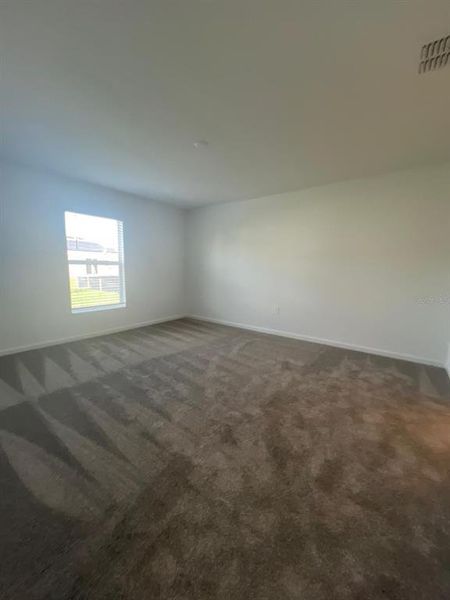 Spacious, unfurnished interior of a new home in Astonia: Estate Collection, Davenport (Image 12).