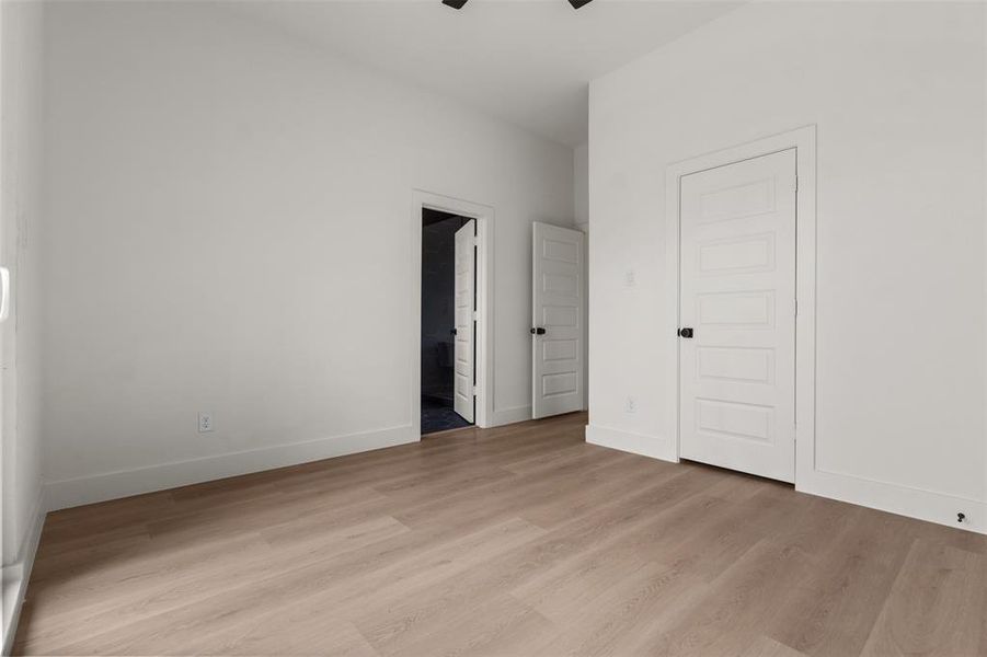 Spacious, unfurnished interior of a new home in , Dallas (Image 36).