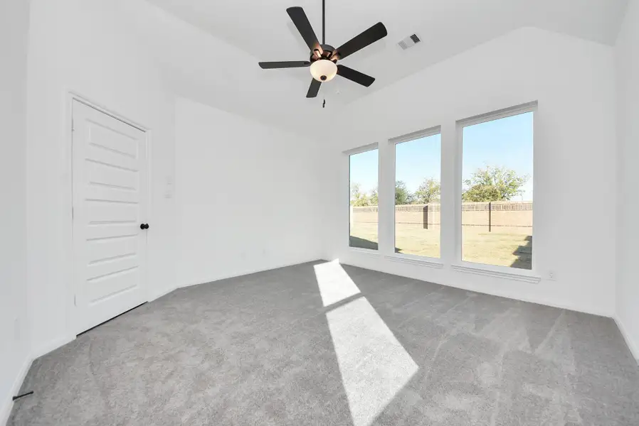 Spacious, unfurnished interior of a new home in Elyson, Katy (Image 32).