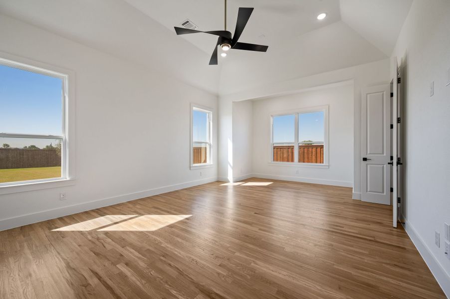 Spacious, unfurnished interior of a new home in NorthGlen, Haslet (Image 41).
