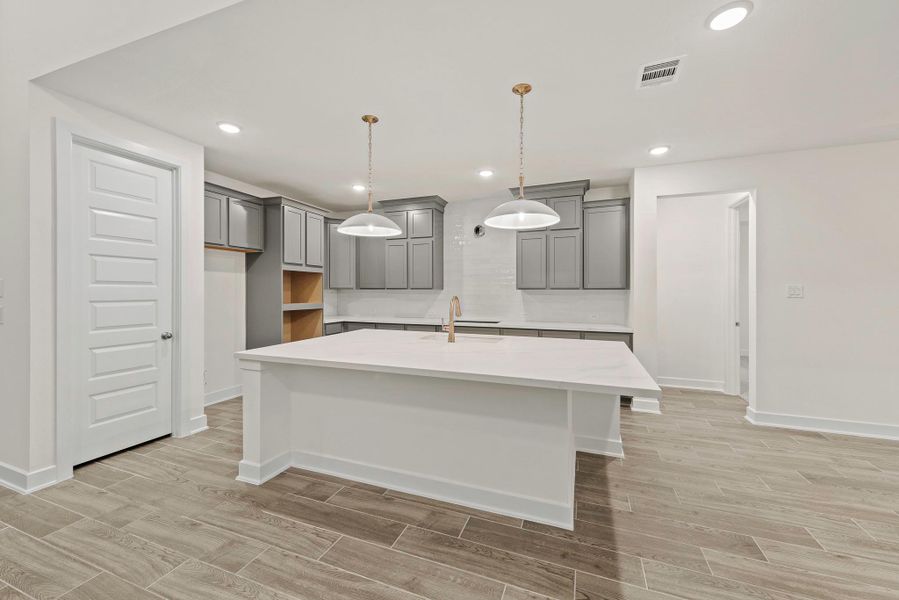 Representative image. Features, specifications, selections and colors may vary. Representative image. Features, specifications, selections and colors may vary.