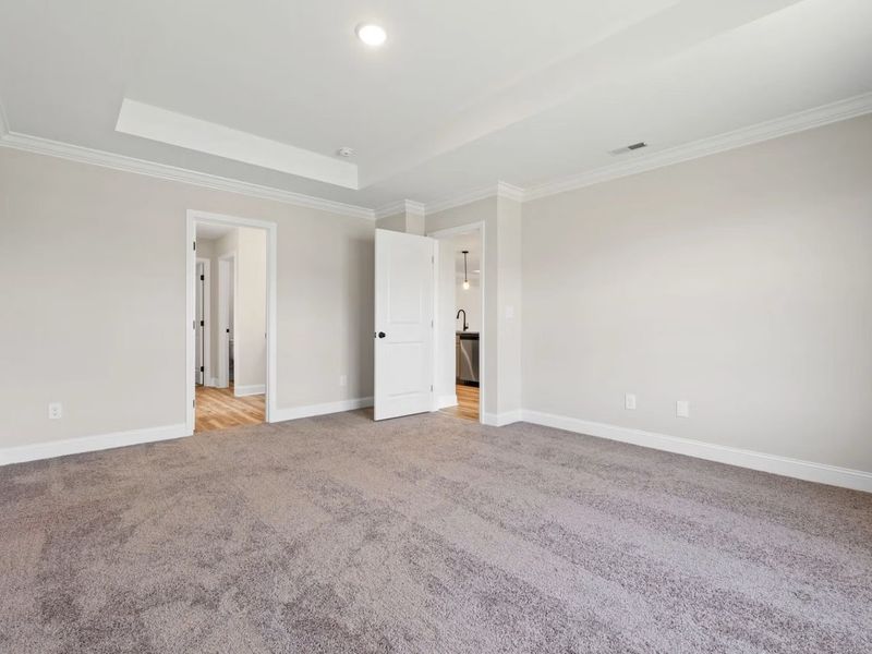 Spacious, unfurnished interior of a new home in Waverly Estates, Nevada (Image 20).