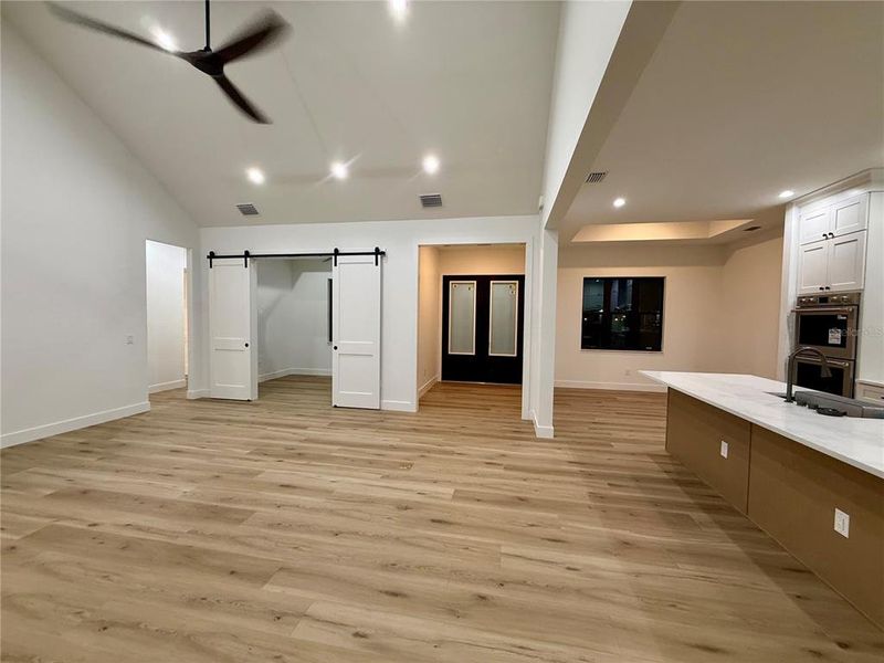 Spacious, unfurnished interior of a new home in , Punta Gorda (Image 31).