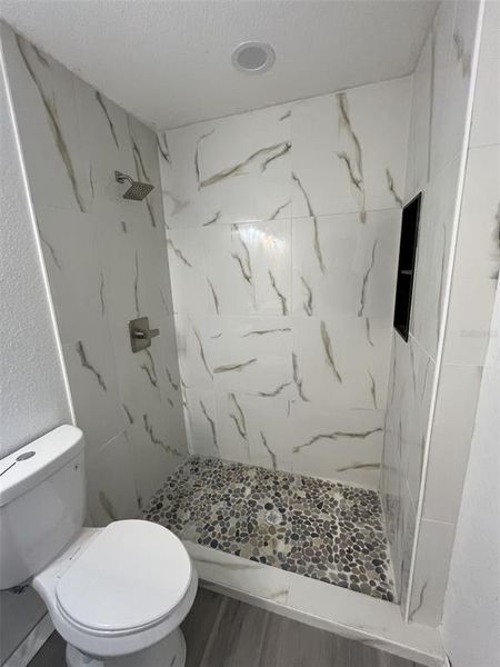 Furnished interior view inside a new home in , Ocklawaha (Image 7).