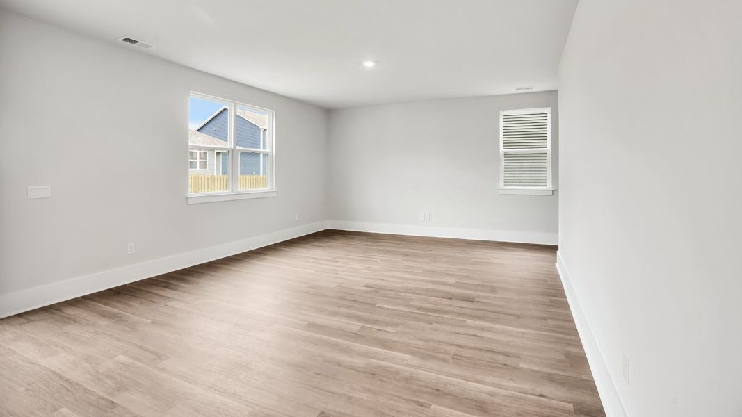 Spacious, unfurnished interior of a new home in Bella Point, Bolivia (Image 15).