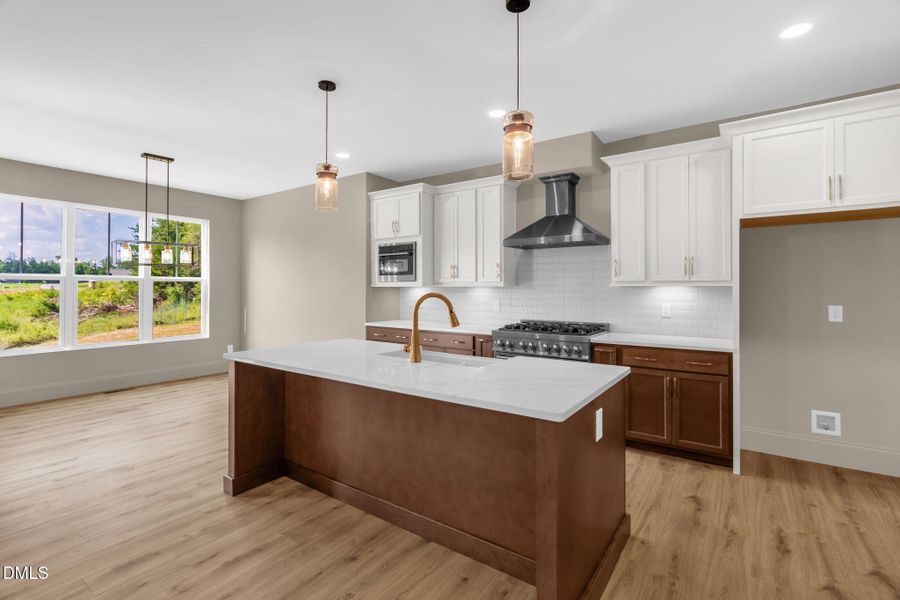 20-web-or-mls-8810 Rudy Dr-19