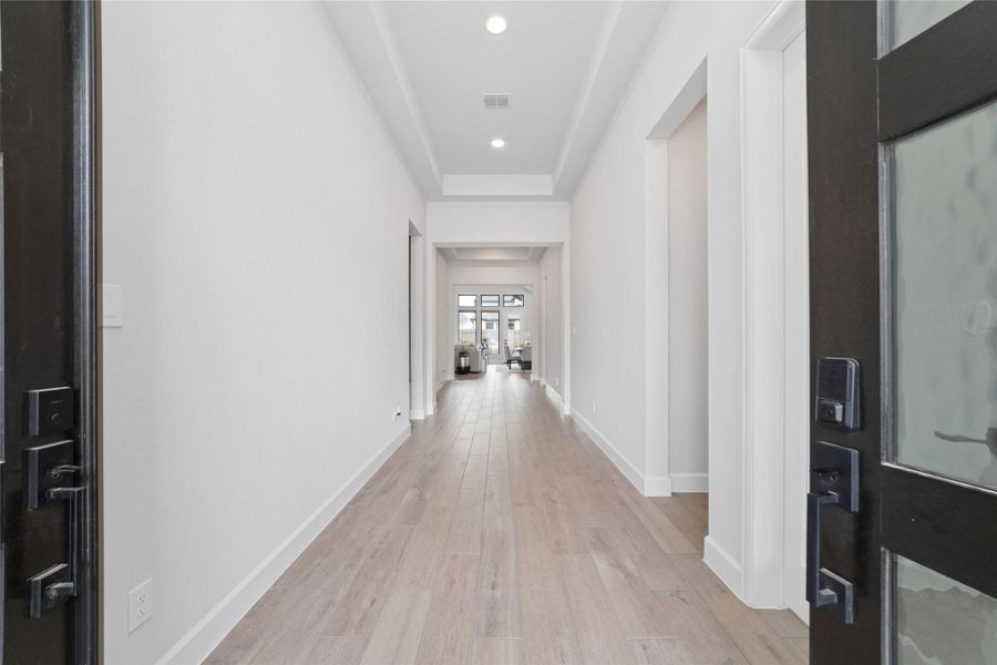 Spacious, unfurnished interior of a new home in Cross Creek Ranch, Fulshear (Image 22).