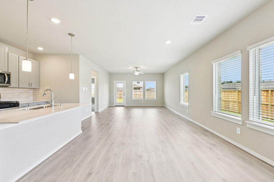 Photo is not of the actual home, but is an inspirational photo of builder’s model home and may depict options, furnishings, and/or decorator features that are not included Photo is not of the actual home, but is an inspirational photo of builder’s model home and may depict options, furnishings, and/or decorator features that are not included