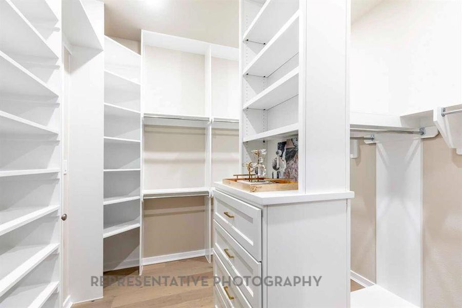 Furnished interior view inside a new home in Star Trail, Prosper (Image 24). Furnished interior view inside a new home in Star Trail, Prosper (Image 24).