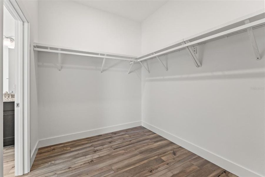 Spacious, unfurnished interior of a new home in , Weeki Wachee (Image 44).