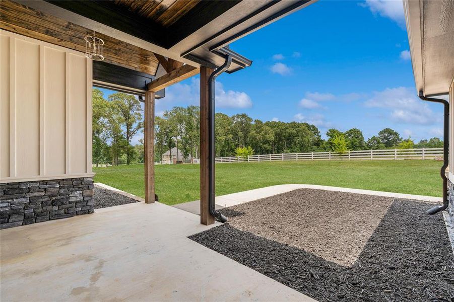 Exterior details and patio area of a home in , Bullard (Image 4).