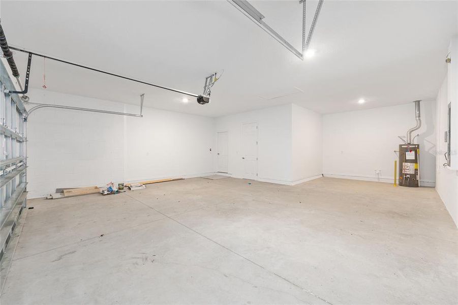 Spacious, unfurnished interior of a new home in Calesa Township, Ocala (Image 24). Spacious, unfurnished interior of a new home in Calesa Township, Ocala (Image 24).