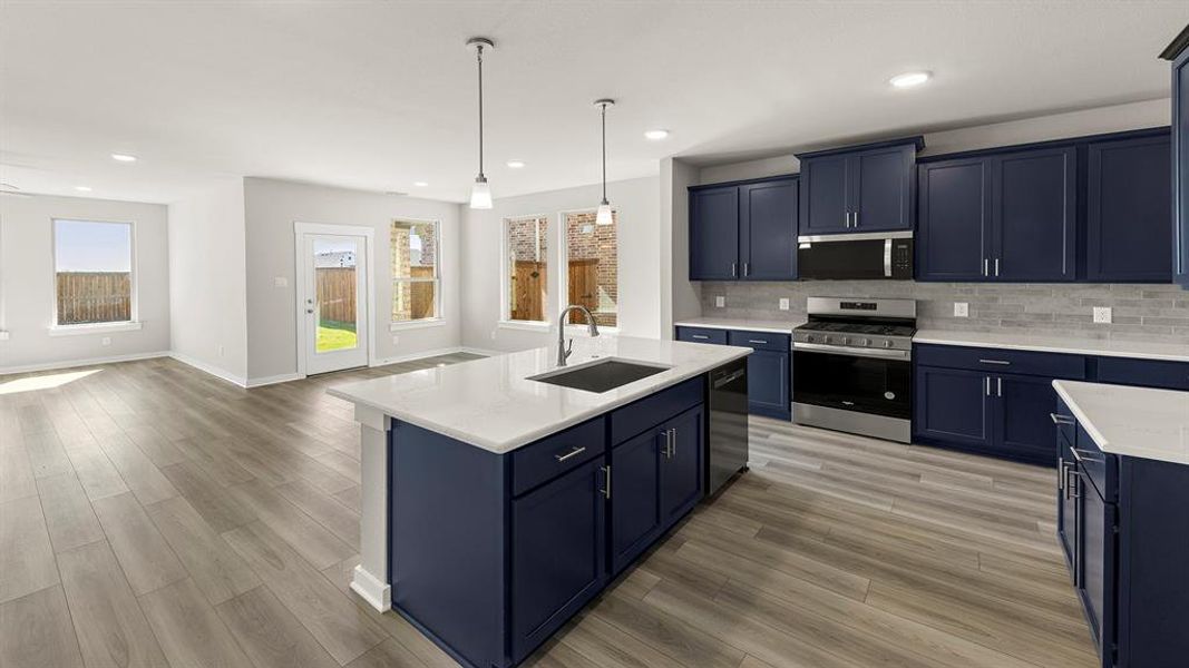 08. 1327 Burgess - Kitchen (3)