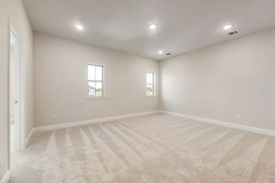 Spacious, unfurnished interior of a new home in Bayside, Rowlett (Image 30). Spacious, unfurnished interior of a new home in Bayside, Rowlett (Image 30).
