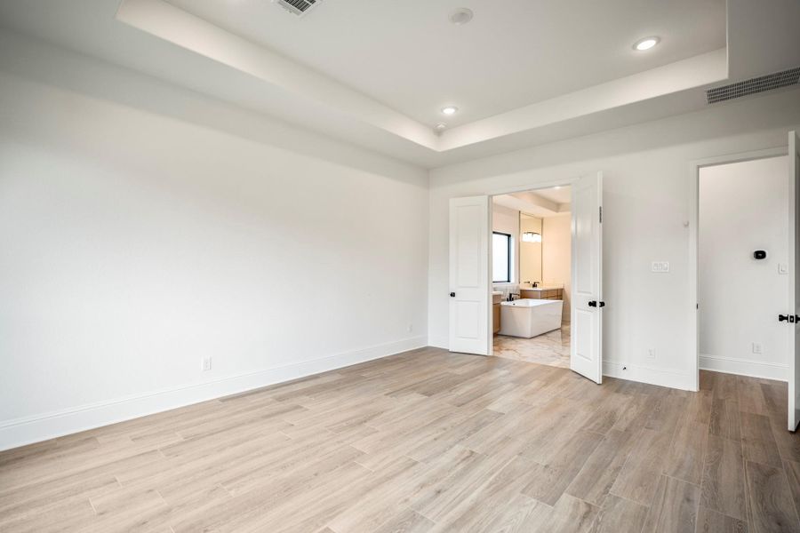 Spacious, unfurnished interior of a new home in Colton, Montgomery (Image 28).