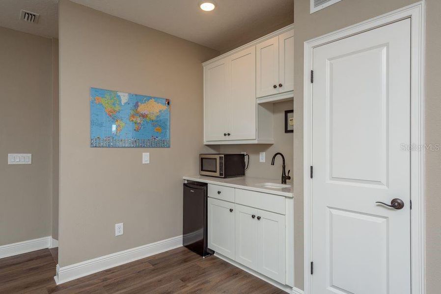 Furnished interior view inside a new home in , Wesley Chapel (Image 44).