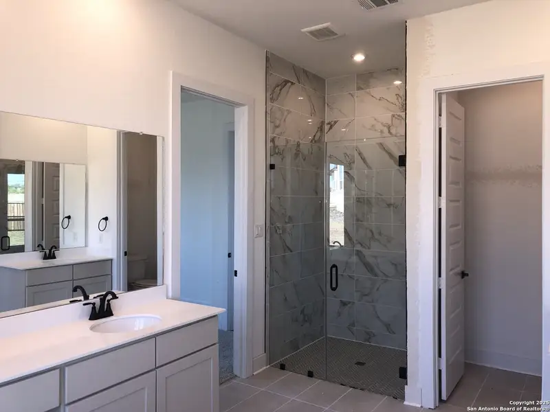 Furnished interior view inside a new home in Sienna Lakes, San Antonio (Image 5). Furnished interior view inside a new home in Sienna Lakes, San Antonio (Image 5).