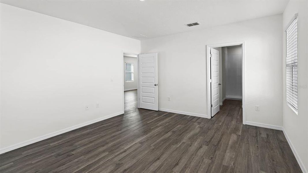 Spacious, unfurnished interior of a new home in , Winter Haven (Image 11).