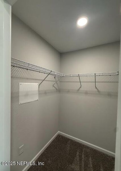 Spacious, unfurnished interior of a new home in , Jacksonville (Image 27).