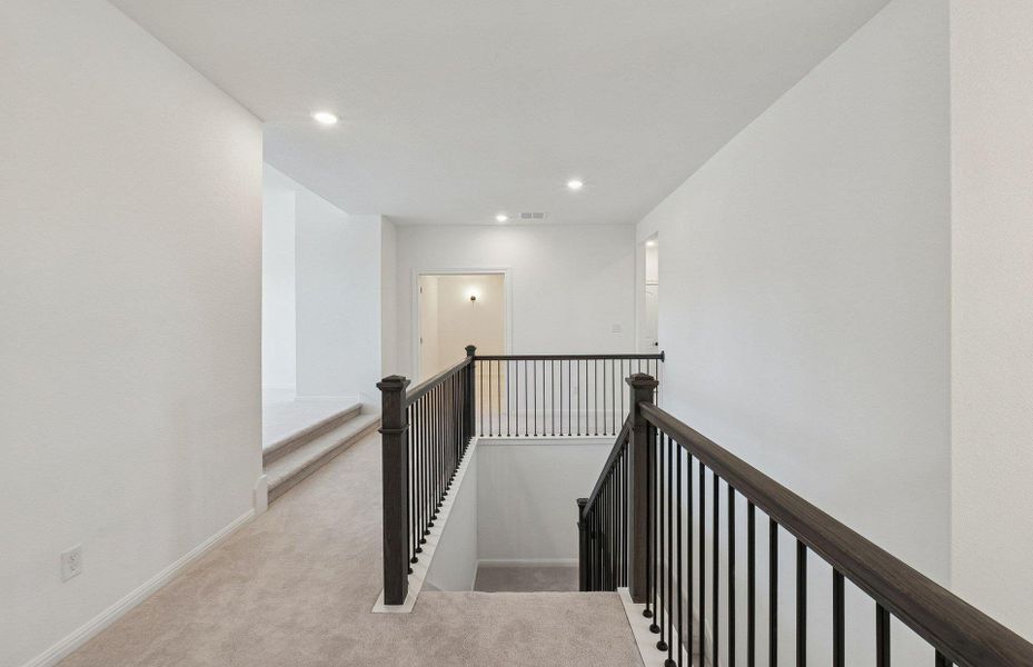 Spacious, unfurnished interior of a new home in Saddleback at Santa Rita Ranch, Liberty Hill (Image 30).