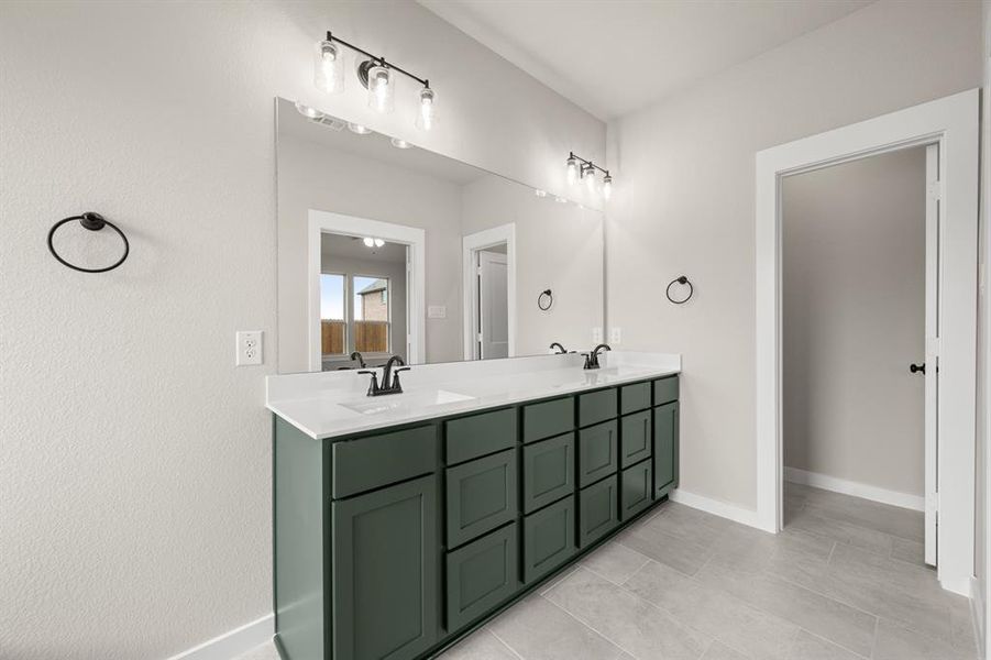 24_6900 Deadwood- Primary Suite-4