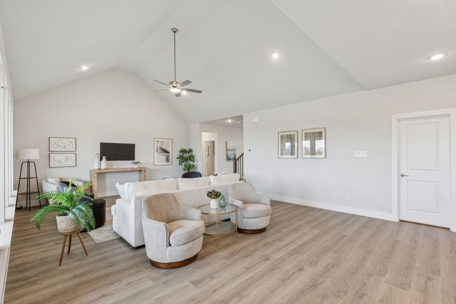 Representative furnished interior of a home built from the Emerson by Centre Living Homes in Lakeway Estates, Waxahachie (Image 12).