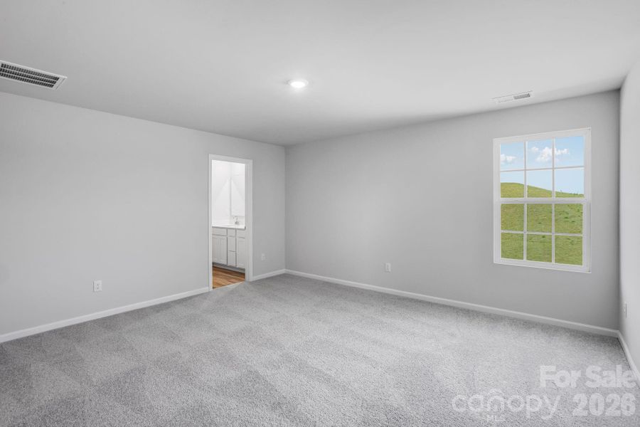 Spacious, unfurnished interior of a new home in Cleveland Hill, Shelby (Image 20).