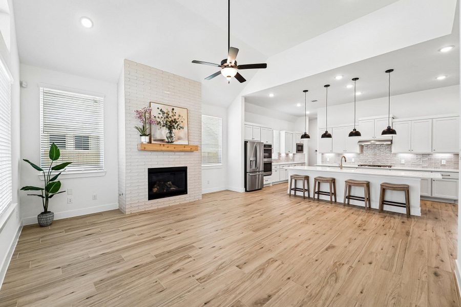 REPRESENTATIVE OF FLOOR PLAN ONLY REPRESENTATIVE OF FLOOR PLAN ONLY