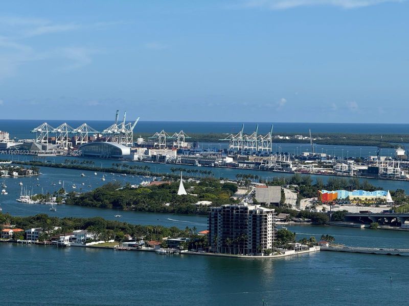 Natural landscape and outdoor views near  in Miami (Image 60).