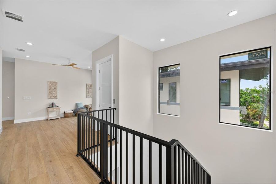 Spacious, unfurnished interior of a new home in , St. Petersburg (Image 20).