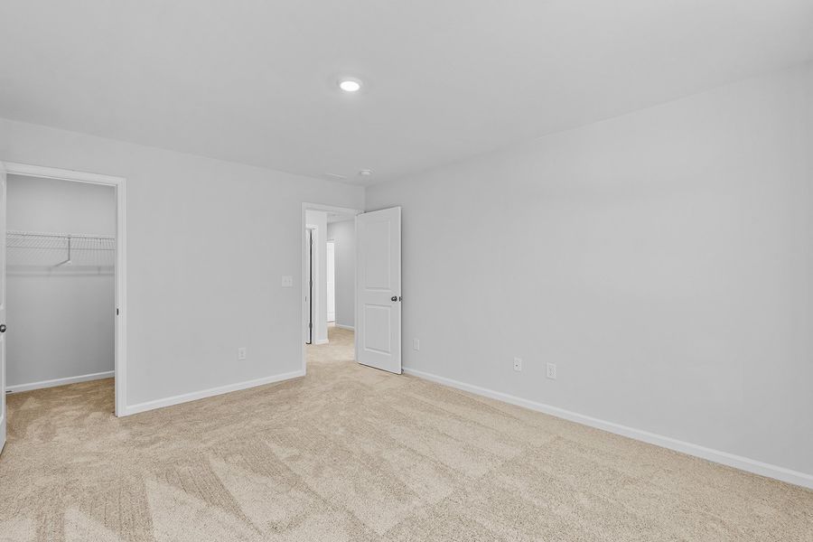 Spacious, unfurnished interior of a new home in Hanes Lake, Winston-Salem (Image 34).