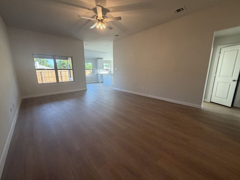 Spacious, unfurnished interior of a new home in Craftsman's Corner, Cleburne (Image 7).