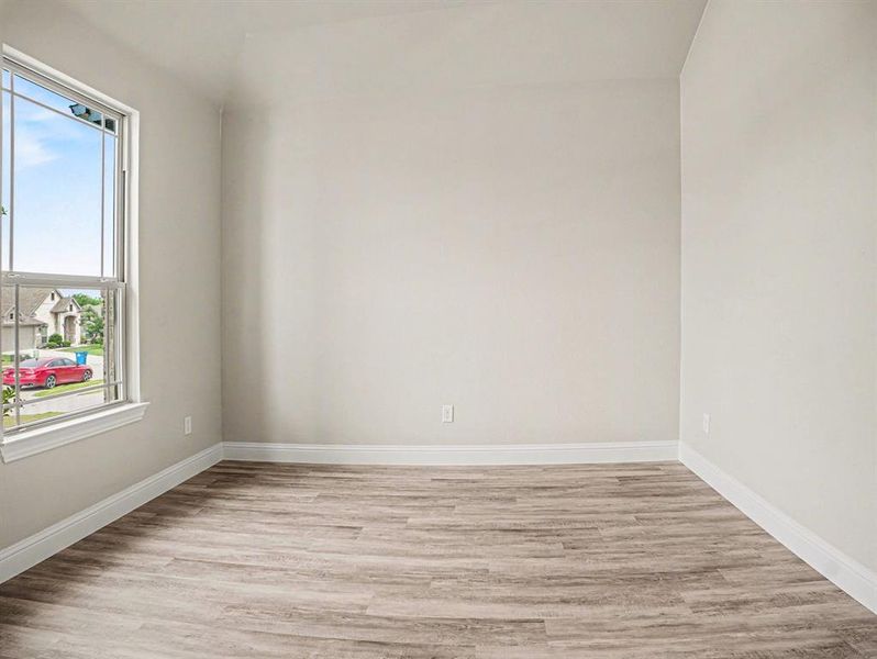 Spacious, unfurnished interior of a new home in Cole Crossing Estates, DeSoto (Image 25).