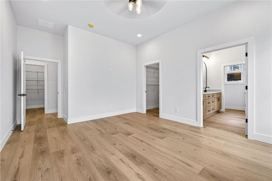 Spacious, unfurnished interior of a new home in , Gainesville (Image 20).