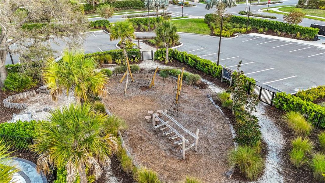 Community amenities in , Nokomis (Image 63).