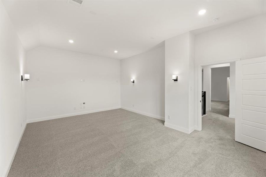 19. 4001 Tamarack - Media 19. 4001 Tamarack - Media