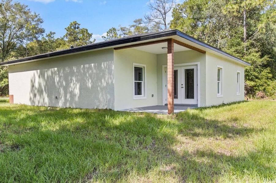 Exterior details and patio area of a home in , Citrus Springs (Image 4). Exterior details and patio area of a home in , Citrus Springs (Image 4).