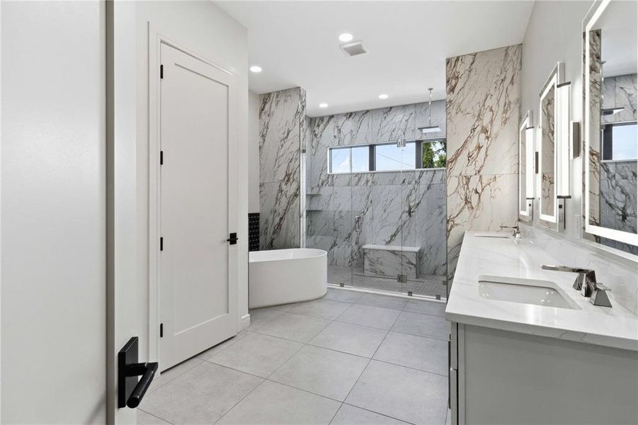 Furnished interior view inside a new home in , Plant City (Image 9).