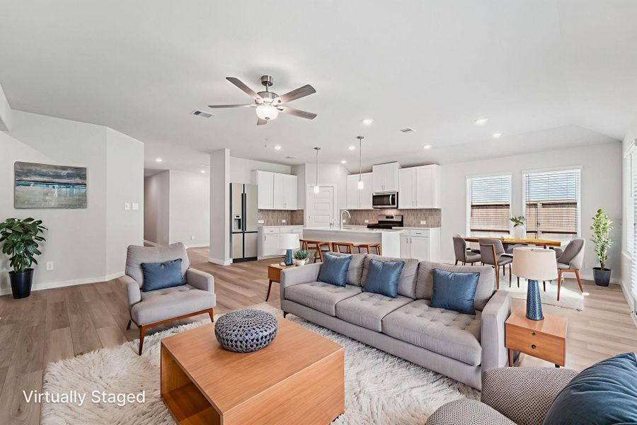 Furnished interior view inside a new home in Stewart's Ranch, Conroe (Image 15).