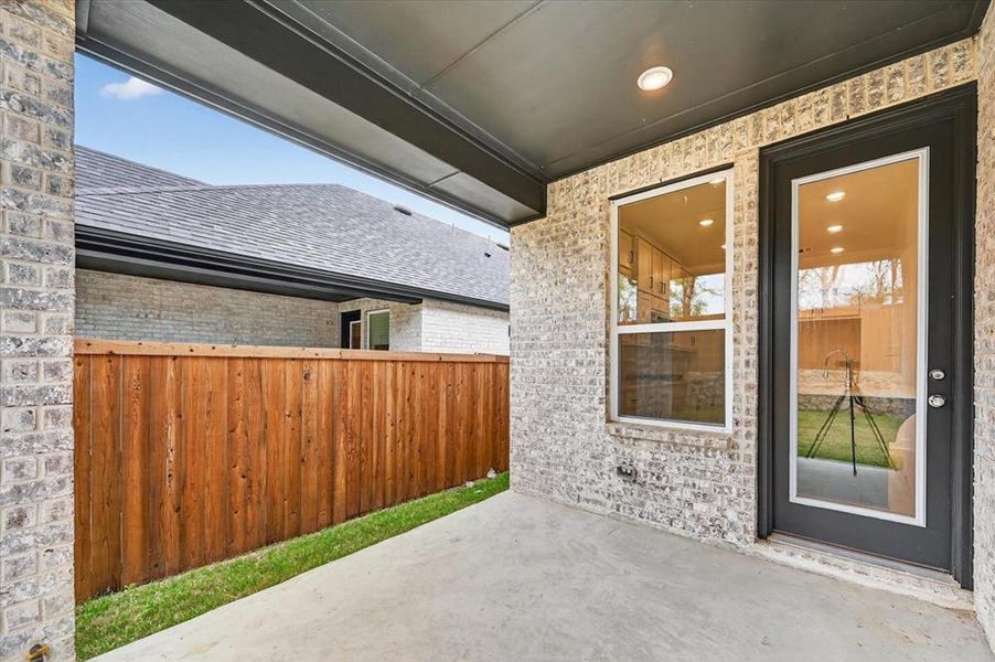 Exterior details and patio area of a home in Heritage Ranch, Sherman (Image 3).