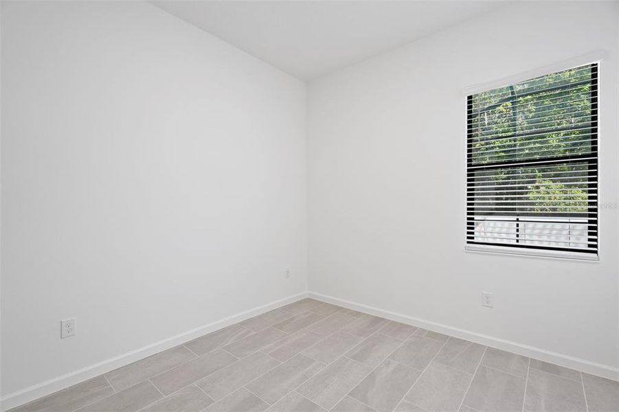 Spacious, unfurnished interior of a new home in , Orlando (Image 24).