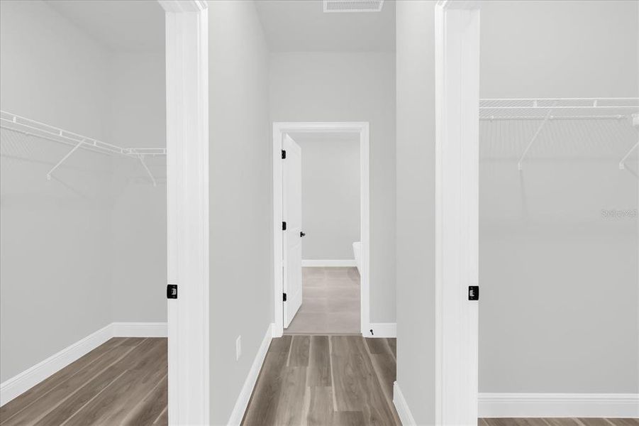 Spacious, unfurnished interior of a new home in , Ocala (Image 18).