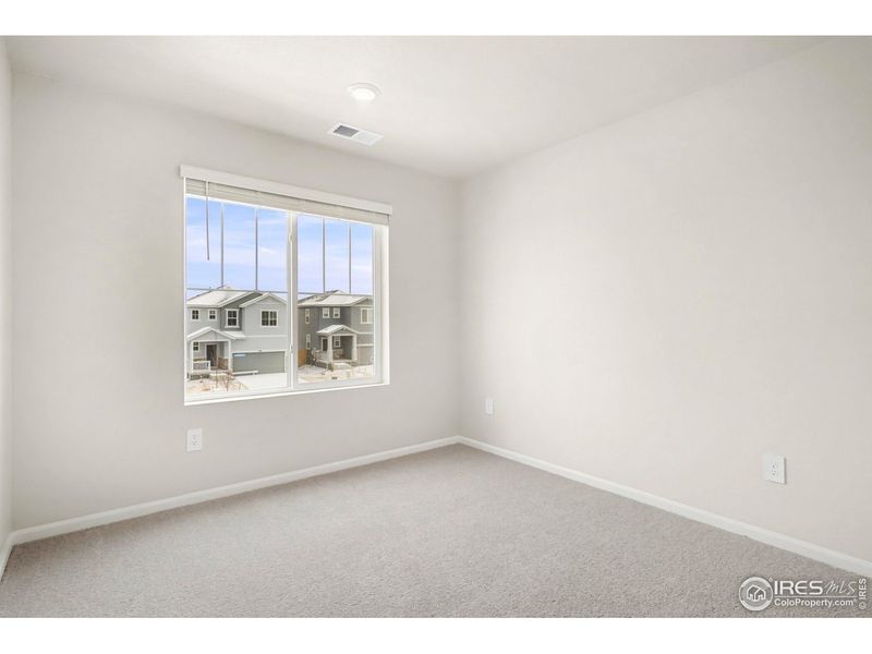 Spacious, unfurnished interior of a new home in Lake Bluff, Greeley (Image 22).