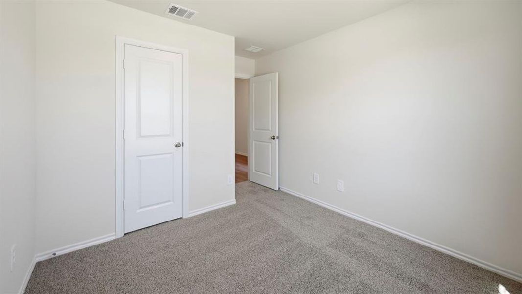 Spacious, unfurnished interior of a new home in Sweetwater Springs, Sherman (Image 8).