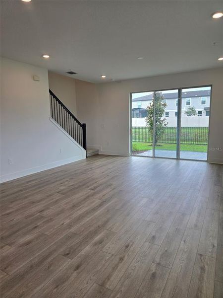 Spacious, unfurnished interior of a new home in Magnolia Reserve, Ocoee (Image 13).