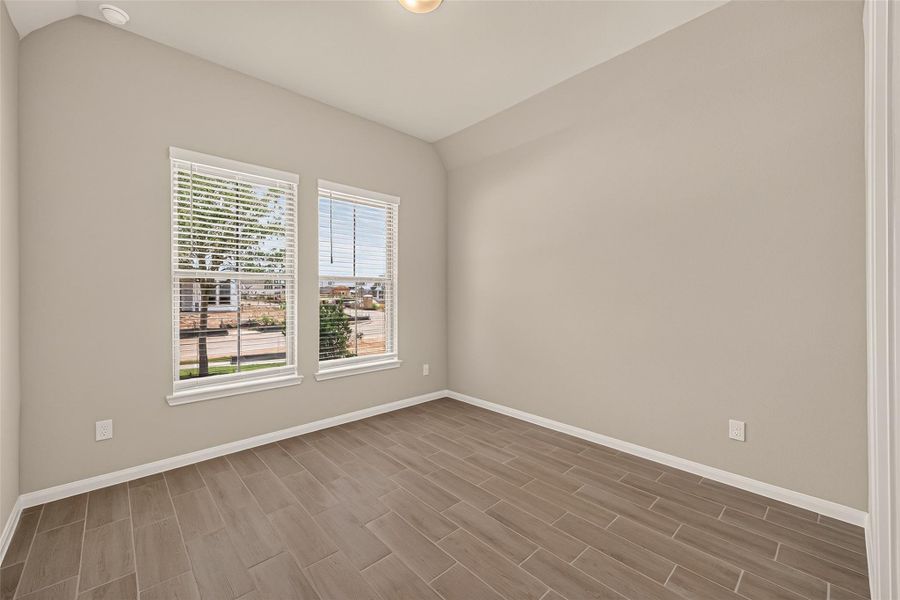 Spacious, unfurnished interior of a new home in , Richmond (Image 49).