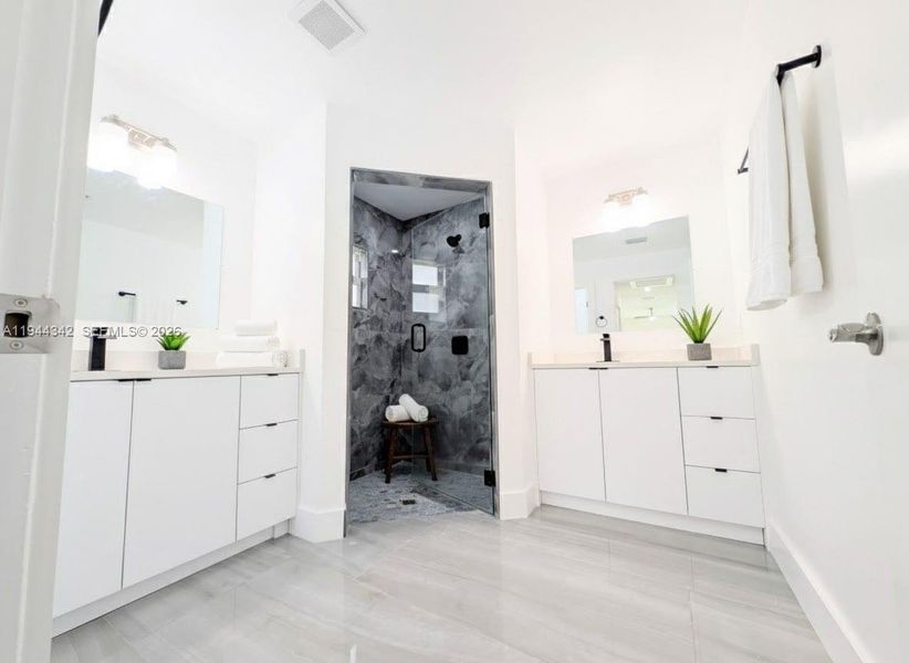 Furnished interior view inside a new home in , Lehigh Acres (Image 7).